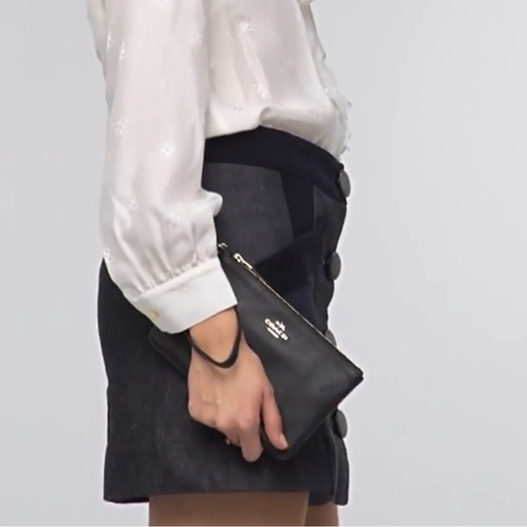 Coach Small Wristlet Light Gold/Black - Picture 12 of 13